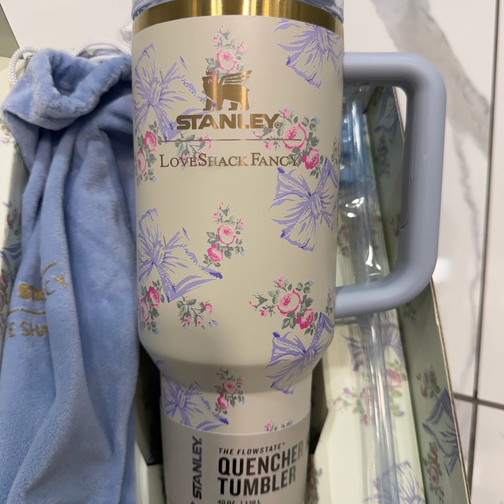 Brand new Stanley X LoveShackFancy 40oz Rosa Beaux Blue Holiday Quencher